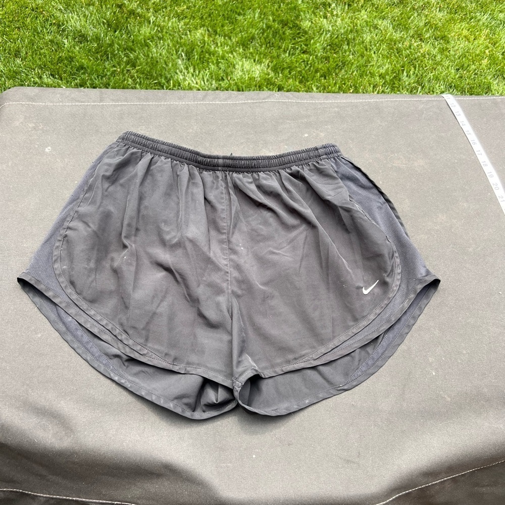 Nike Black Athletic Shorts Moisture-Wicking Lightweight Design